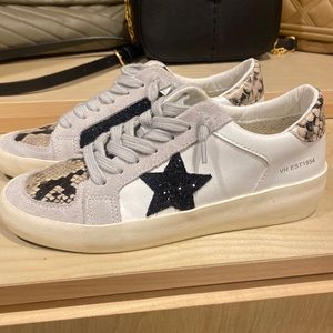 Vintage Havana tennis shoes